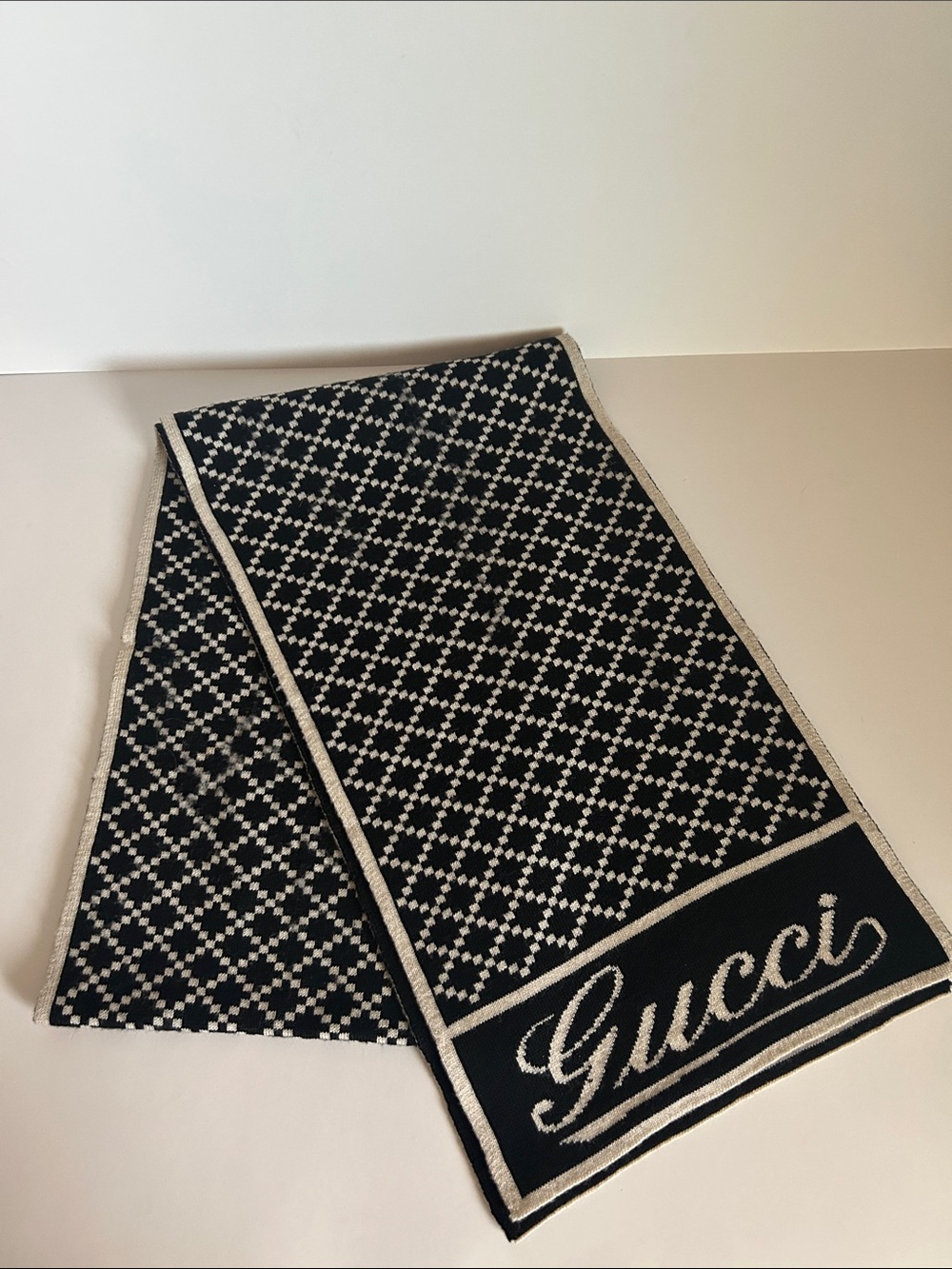 Gucci Black and White Signature Knit Scarf